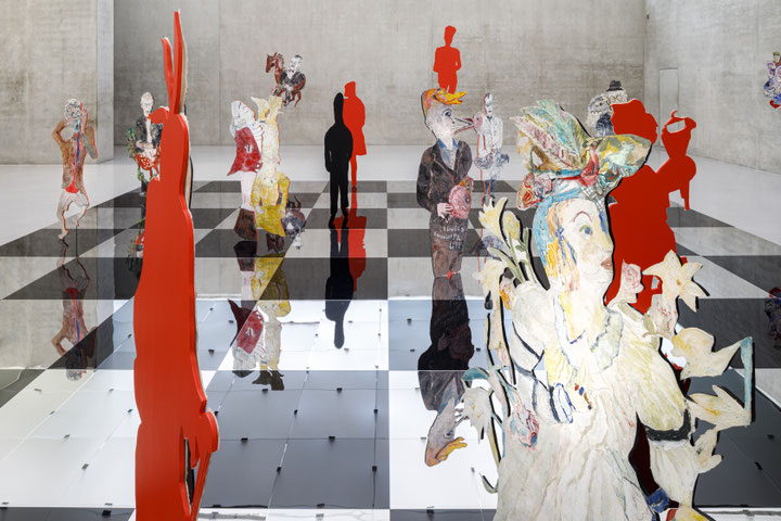 Anna Boghiguian, <i>The Chess Game</i>, 2022, Ausstellungsansicht, Kunsthaus Bregenz, 2022 Foto: Markus Tretter Courtesy: Anna Boghiguian © Anna Boghiguian, Kunsthaus Bregenz