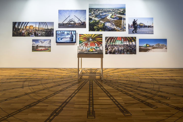 Ausstellungsansicht, Jonas Staal, <i>New World Summit</i>, Foto: Martin Tretter