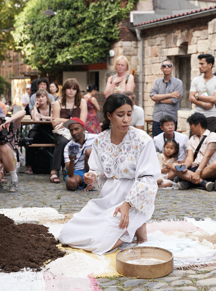 Imane Zoubii, LE 18, <i>Is our bread ready yet? (Act I</i>,documenta fifteen, WH22, Kassel, 19. Juni, 2022, Foto: Nicolas Wefers