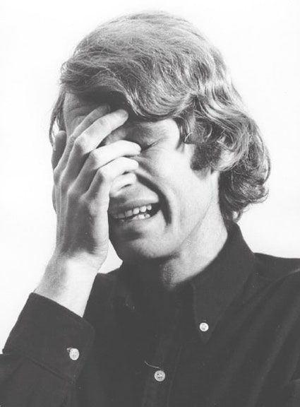 Bas Jan Ader, <i>I’m too sad to tell you</i>, 1970–71, 16-mm-SW-Film, digitalisiert, © The Estate of Bas Jan Ader/Mary Sue Ader Andersen/ VG Bild-Kunst, Bonn 2024, Courtesy: Meliksetian/Briggs, Dallas