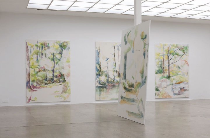 Ariane Mueller, <i>Fische sind ins Meer gefaltet wie das Meer in die Fische</i>, Ausstellungsansicht, Secession, 2025, Foto: Oliver Ottenschläger