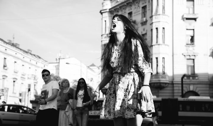 Selma Selman, You Have No Idea, 2016, Performance, Foto: Sasha Tatic, Belgrade 2016, Courtesy: Selma Selman