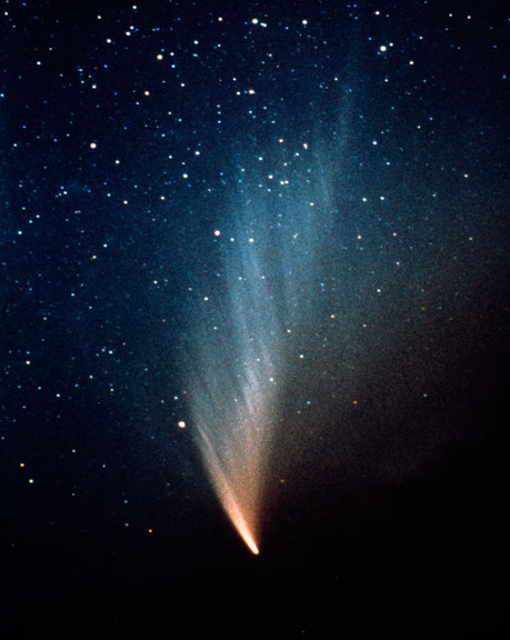 Komet West, March 1976 Comet West was discovered in photographs by Richard West on August 10, 1975. Photocredit: P. Stättmayer/ESO